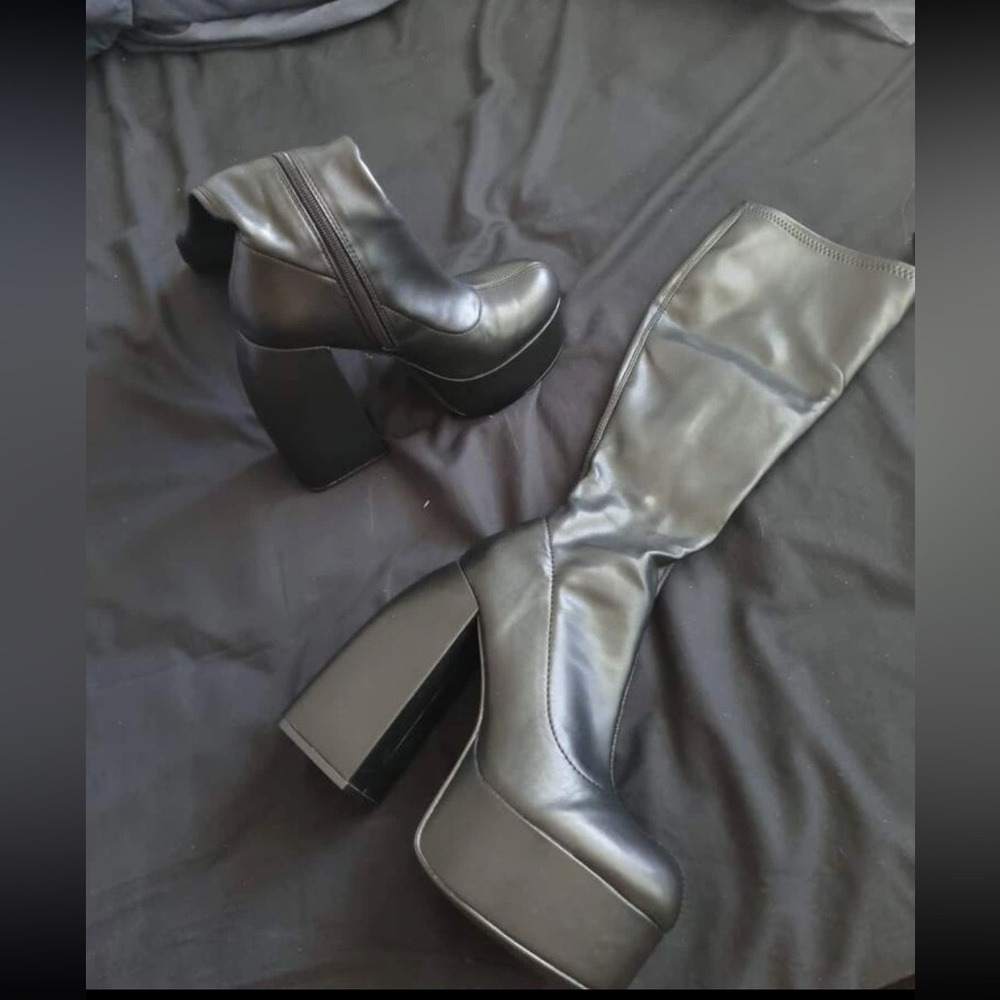 High platform boots - Picture 6 of 7